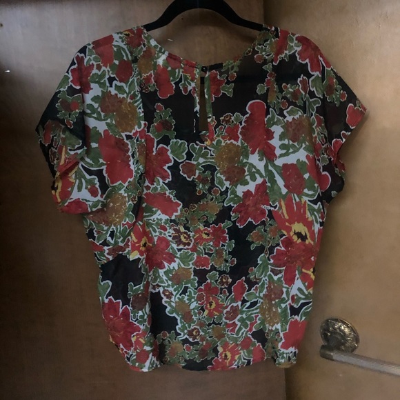 Flowy floral and lace sheer top - Picture 5 of 7